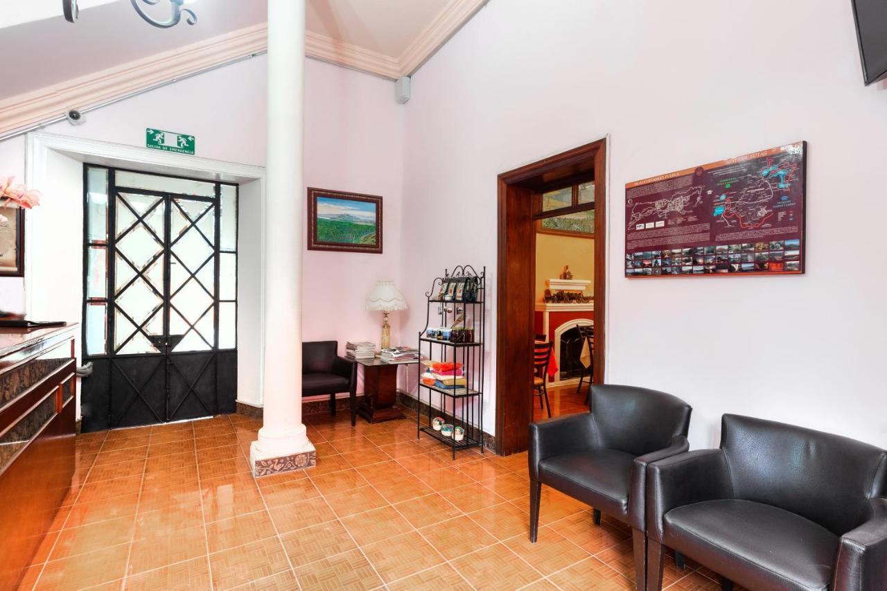 Capital O Casa Real Hotel Huauchinango Buitenkant foto
